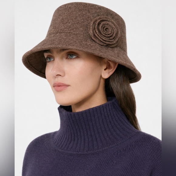 MaxMara Accessories - Max Mara Made in Italy Felted Wool Bucket Cloche Hat w/ Rosette – Size 57